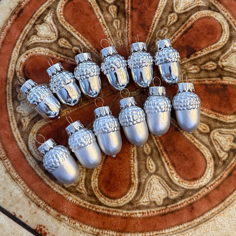 12 Plastic Vintage Acorn Matte and Glossy Silver Christmas Ornaments